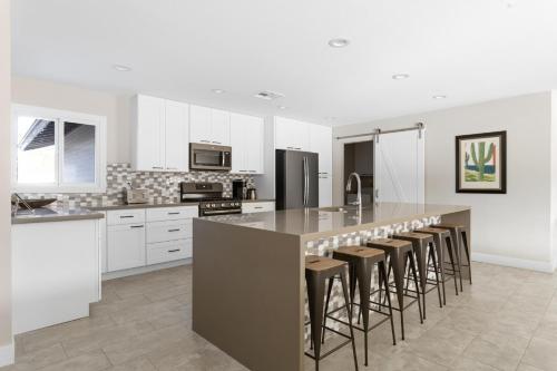 Close To Old Town - Pool - Renovated Home