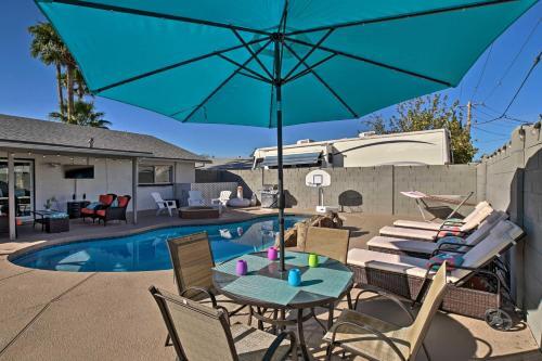 Modern, Central Scottsdale Pad Golf And Relax!