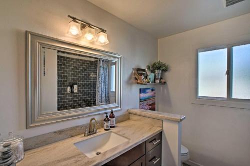 Modern, Central Scottsdale Pad Golf And Relax!