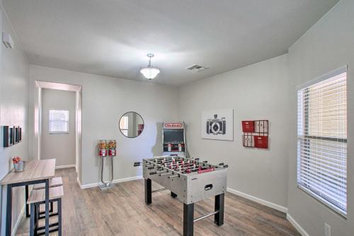 Spacious Desert Oasis With Pool And Game Room!