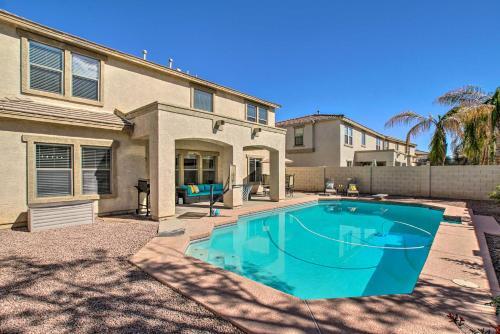 Spacious Desert Oasis With Pool And Game Room!