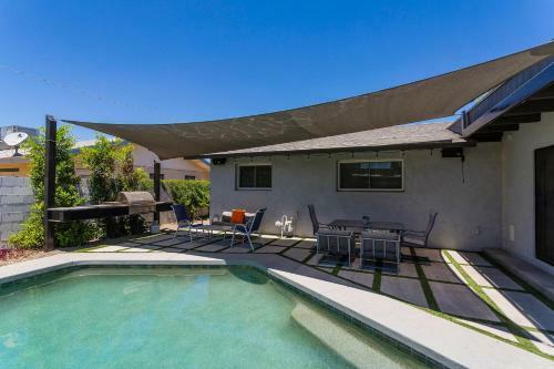 Scottsdale - 8313 E Crestwood Way