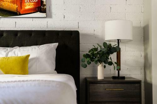 Stellar - Modern Artist's Loft In Old Town W Patio