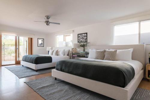 Desert Oasis W/ Pool, Table Tennis, & Fire Pit ? Caspian By Avantstay