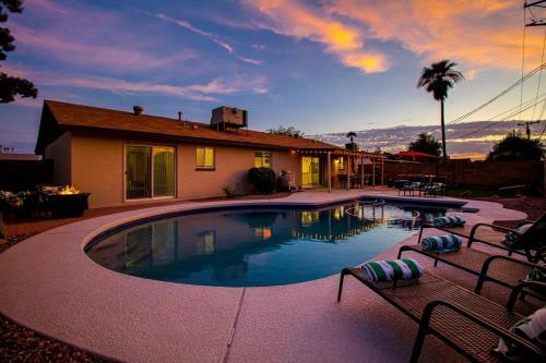 Amazing Modern Remodel Near Old Town With Heated Pool