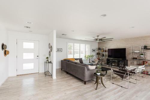 Scottsdale - 8738 E Rose Lane