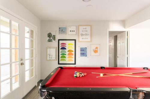 Onyx - Stylish Modern Home W Pool & Modern Design