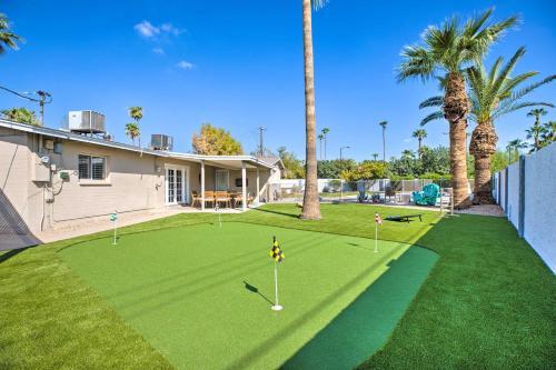 Modern Scottsdale Home With Pool, Games And Patio