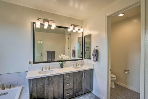 Townhome With Pool Access, Outdoor And Urban Fun!