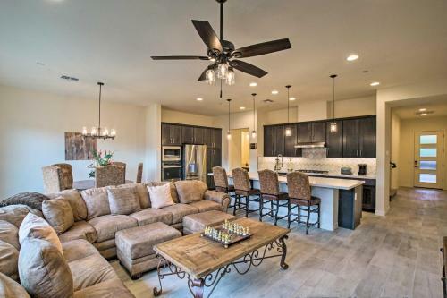 Townhome With Pool Access, Outdoor And Urban Fun!