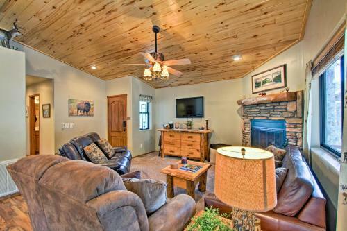 Honeybear Hollow Romantic Getaway Cabin In Forest!