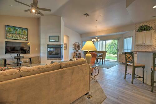 Luxurious Surprise Abode On A Citrus And Horse Ranch!