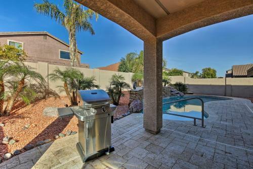 Luxurious Home With Pool, 2 Mi To Surprise Stadium!