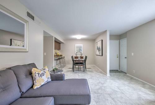 Remodeled Tempe Apt With Shared Pool About 4 Miles To Asu
