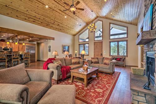 Show Low Luxury Cabin With Forest Views And Fire Pit!
