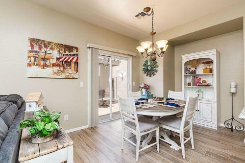 Farmhouse Surprise - 3 Bedroom By Casago