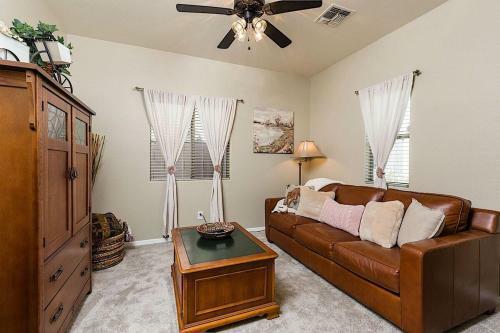Farmhouse Surprise - 3 Bedroom By Casago