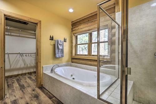 Luxury Show Low Cabin With Furnished Deck
