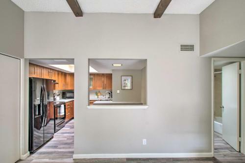 Bright Townhome With Terrace Walk To Sloan Park