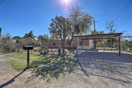 Family-friendly Escape Downtown Tucson 4 Mi!