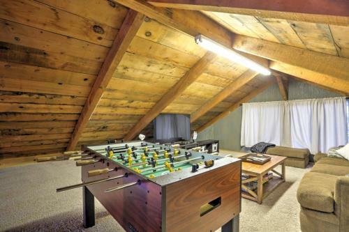 Rustic Prescott Cabin With Loft And 1,000-sq-ft Deck!