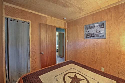 Rustic Prescott Cabin With Loft And 1,000-sq-ft Deck!