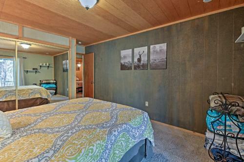 Rustic Prescott Cabin With Loft And 1,000-sq-ft Deck!