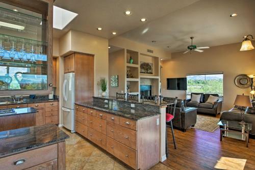 Updated Tucson Home With Panoramic Mtn Views And Pool!