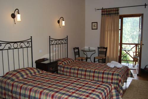 Hostal Dryades Guesthouse