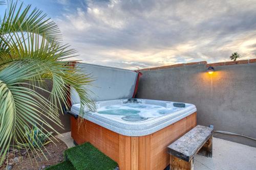 Spacious Oasis With Hot Tub, 6mi To Saguaro Park