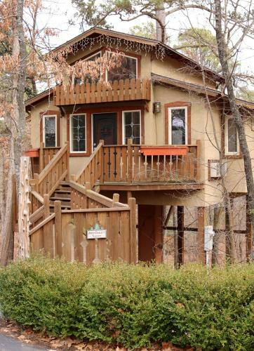 Hotel The Grand Treehouse Resort