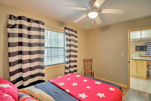 Greers Ferry Lake Home With 2 Decks, Bbq And Fire Pit!