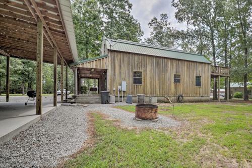 Greers Ferry Lake Home With 2 Decks, Bbq And Fire Pit!