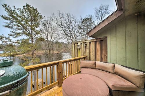 Renovated Lakefront Escape With Private Dock And Deck!