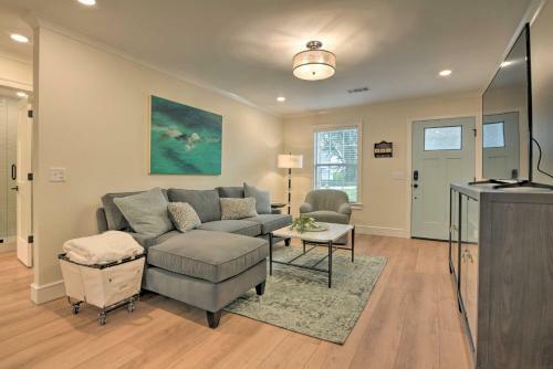 Completely Remodeled Retreat Less Than 1 Mile To Dwtn