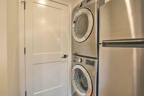 Completely Remodeled Retreat Less Than 1 Mile To Dwtn