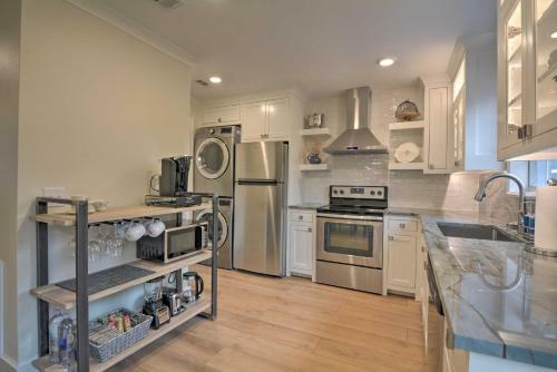 Completely Remodeled Retreat Less Than 1 Mile To Dwtn