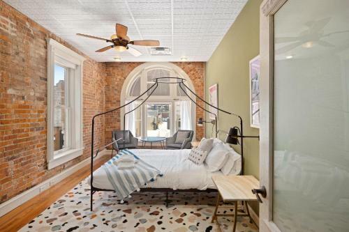 Apartamento The Central Loft - On Town Square! Best Located Property