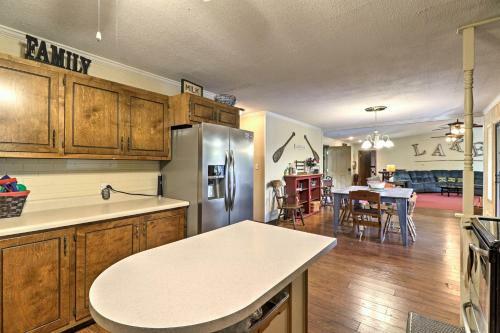 Waterfront Home On Lake Sherwood With Dock And Deck!