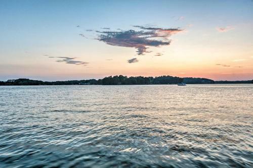 Apartamento Sunset-view Resort Condo On Lake Hamilton!