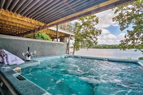 Lakefront Hot Springs Home With Hot Tub And Dock!