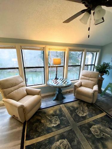 River Owl Townhome On South Fork River!