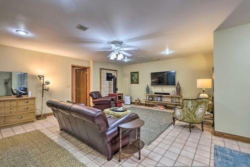 Pet-friendly Home 7 Miles To Dickson Street!