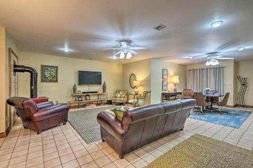 Pet-friendly Home 7 Miles To Dickson Street!