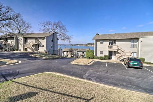 Apartamento Cozy Condo With Balcony And Pool Access On Lake Hamilton!