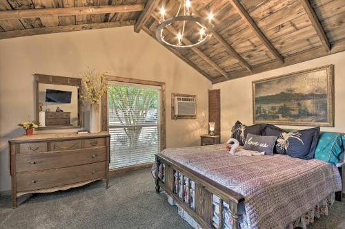 Rustic Chic Home About 1 Mi To Dtwn Hot Springs!