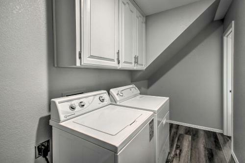 Spacious Hot Springs Escape On Lake Hamilton!