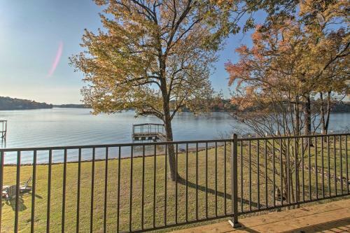 Spacious Hot Springs Escape On Lake Hamilton!