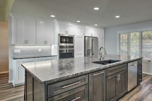 Spacious Hot Springs Escape On Lake Hamilton!