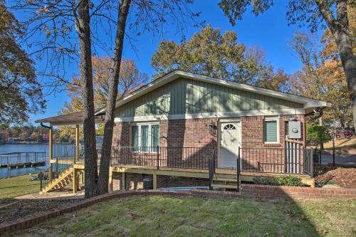 Spacious Hot Springs Escape On Lake Hamilton!